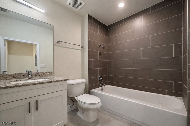 Photo - 3303 SW 8th Pl Unidad 106