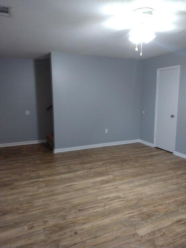 Photo - Pirate Cove Apartments 9-16