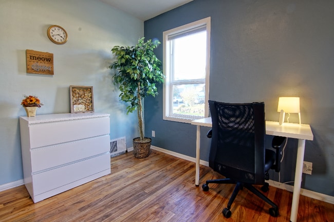 Photo - 6556 Cleopatra Pl NW