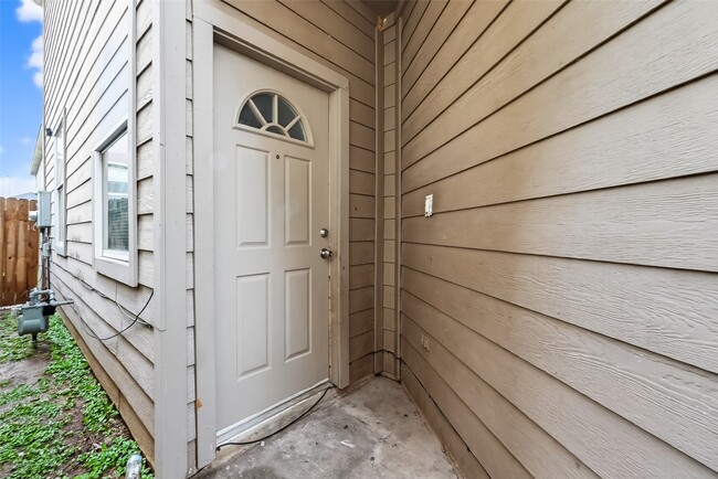 Photo - 6406 Waldron Dr