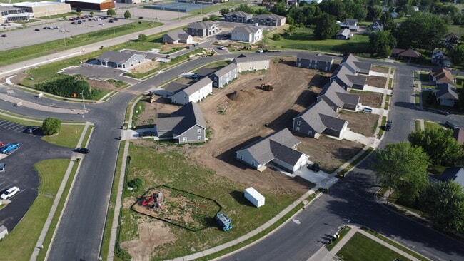 Villas at Fox Pointe - Villas at Fox Pointe Apartments