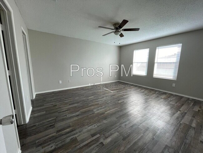 Photo - 5013 Waterford Dr