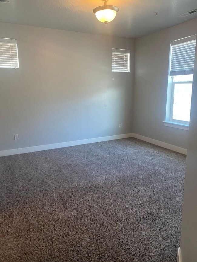 Photo - Beautiful 3 bed 2 bath townhome in Vineyard