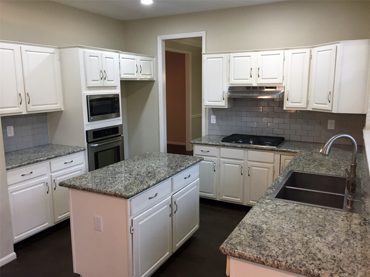 Photo - 2002 Summerall Ct