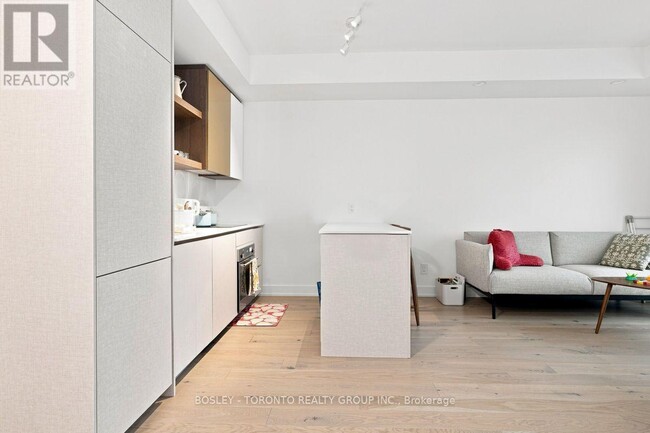 Photo - 1285 Queen St E Unit 504