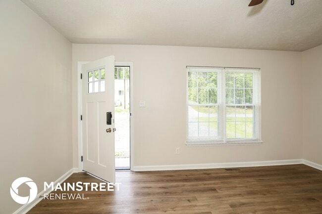 Photo - 821 Dogwood Cir