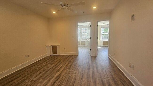 9103 Bergenwood Ave Unit 2R
