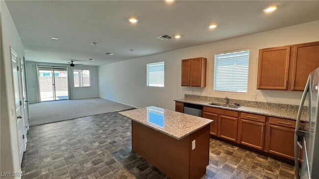 Photo - 6931 Feather Hl St