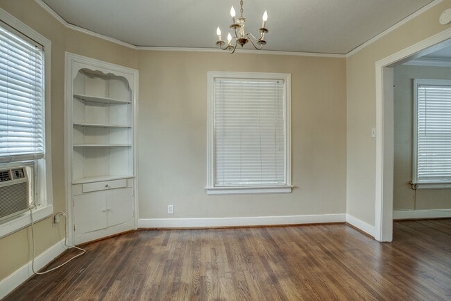 Photo - 1935 Richmond Ave