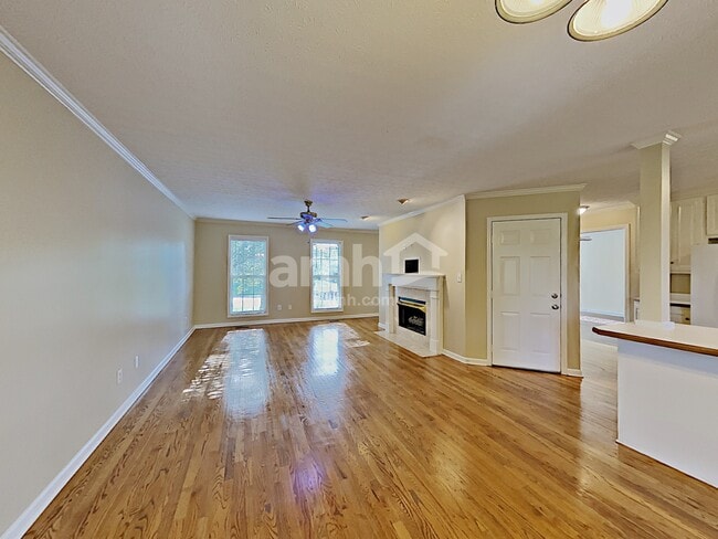 Photo - 403 Woodlands Dr