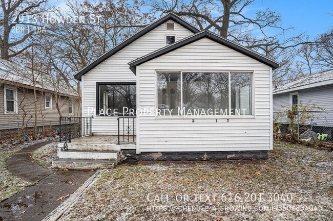 Photo - 2913 Howden St