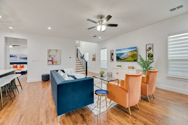 Photo - 2039 Angelina Dr