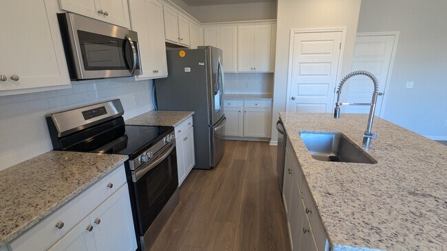 Photo - 115 Saltgrass Ln