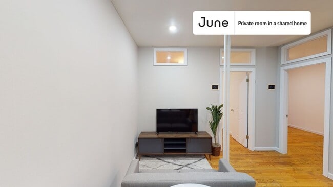 Room in Shared 3 bed/1 bath home in Upper West Side