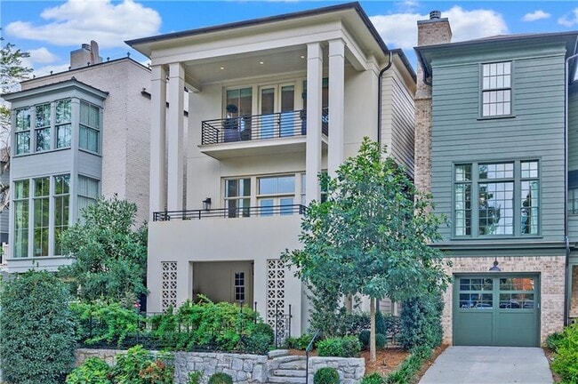 Photo - 81 Delmont Dr NE