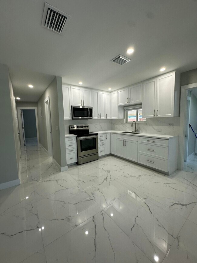 Photo - 4380 NW 59th Ct