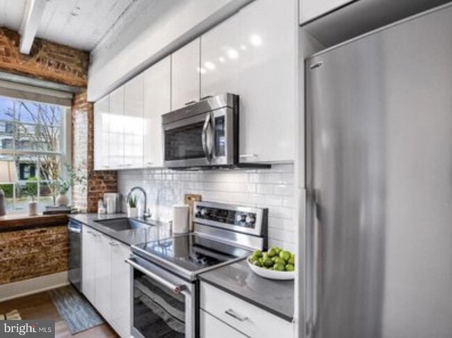 Photo - 515 N Washington St Unit 203