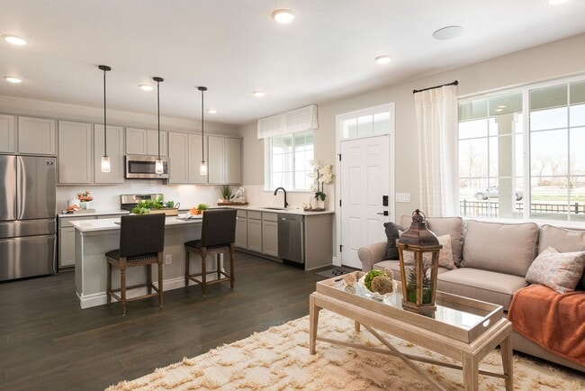 Building Photo - Model Home - Superb townhome in great loca...