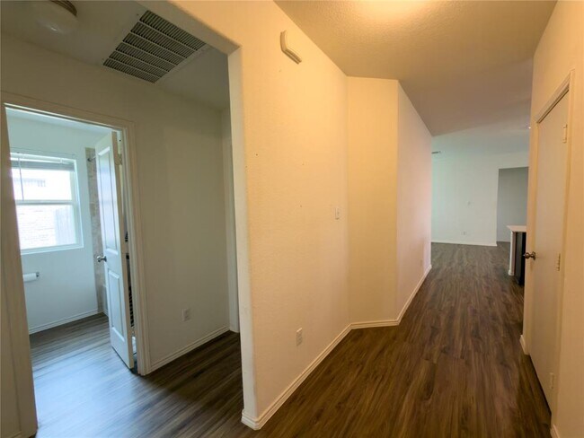 Photo - 21417 Wilmiller Ln