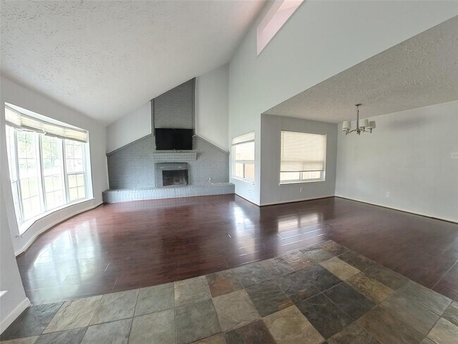 Photo - 22215 Fincastle Dr