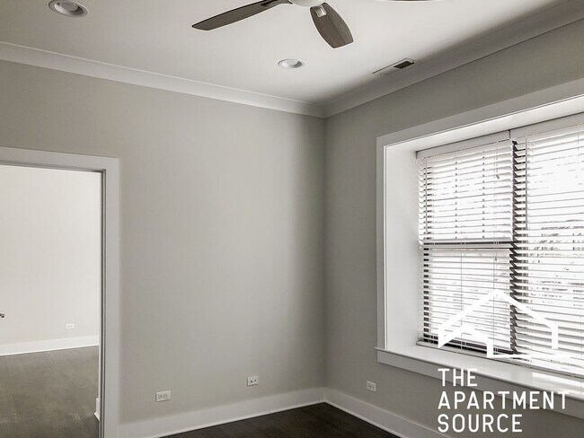 Photo - 1946 W Nelson St Unit 2E