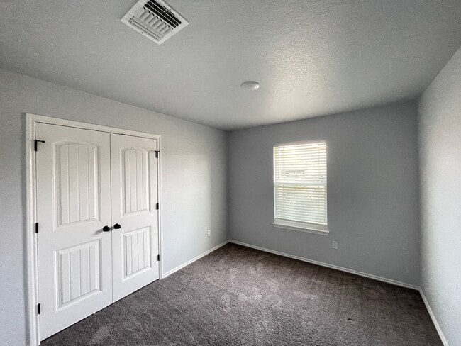 Photo - 4-Bedroom House for Rent in Killeen
