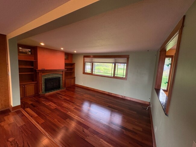 Photo - 631 W Crestline Dr