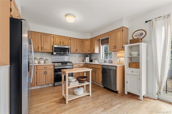 Photo - 357 Midland Ave