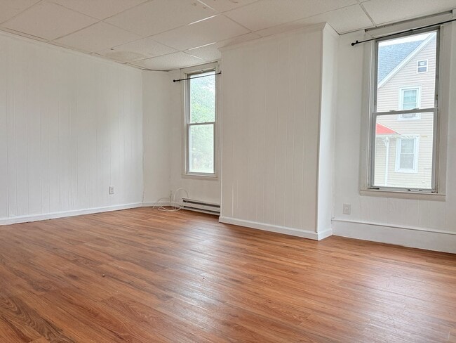 Photo - 2 Bedroom Home in the Heart of Milford!