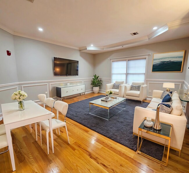 Photo - 141 68TH St Unit 7