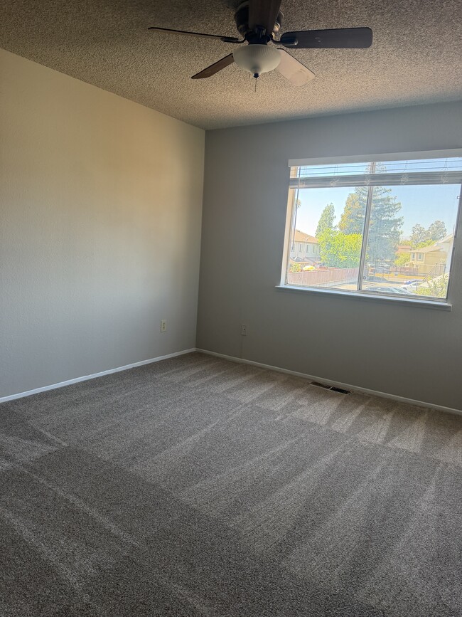 Photo - 1920 Grande Cir