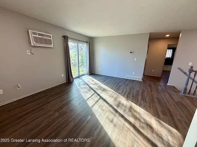 Photo - 612 S Dibble Blvd