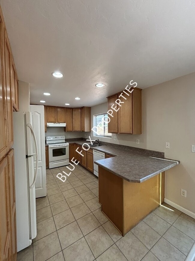 Photo - 322 N Hasman Dr