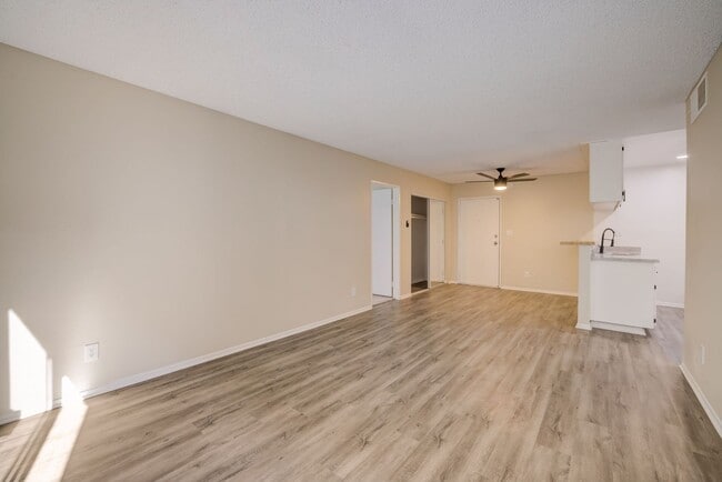 Photo - 951 S. Oxford