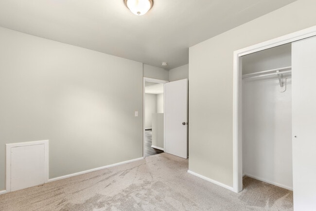 Photo - W164N8815 Mill St Unidad 1