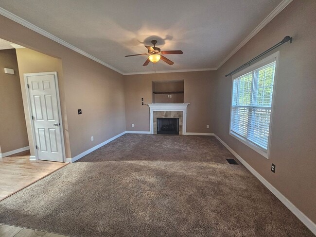 Photo - 4 bedroom with Bonus, fenced in backyard!