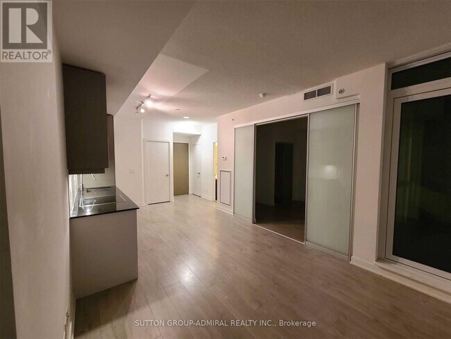 Photo - 199 Richmond St W Unité 2003