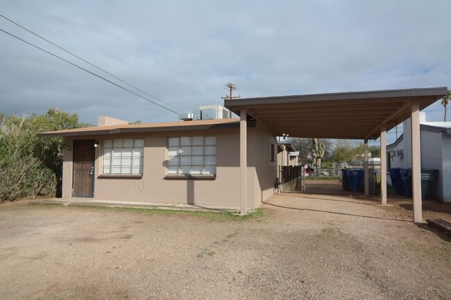 Photo - Charming 2 Bedroom 1 Bath Home! Central Tucson Location!