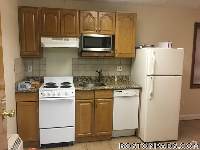 Building Photo - 1110 Commonwealth Ave Rental