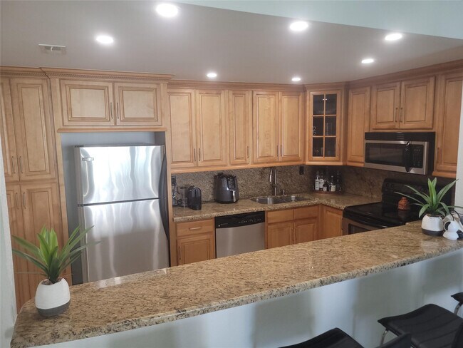 Photo - 19370 Collins Ave Unit 809