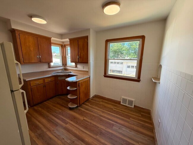 Photo - 3-BED, 1 BATH BEAUTIFUL SINGLE- FAMILY HOME IN MAPLE HEIGHTS!