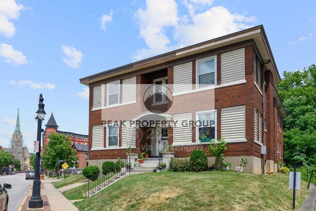 Building Photo - 2610 Woodburn Ave Unit 1