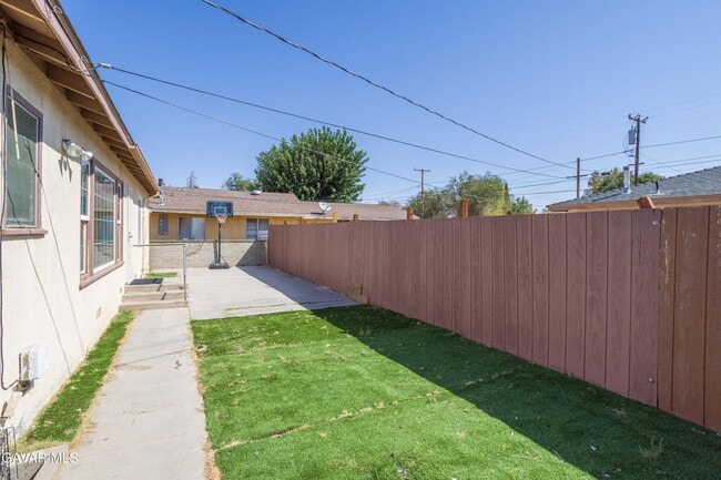 Photo - 44632 Fern Ave