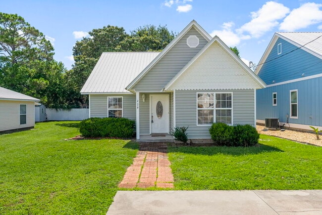 Building Photo - 220 15th St Rental