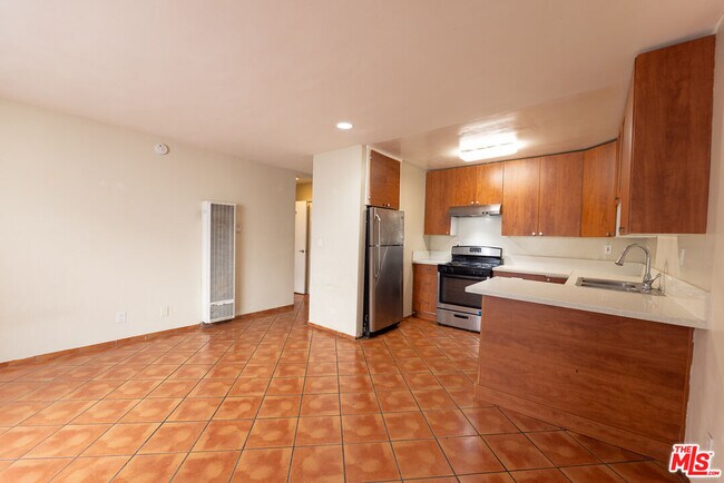 Photo - 947 Westmoreland Ave Unidad 207