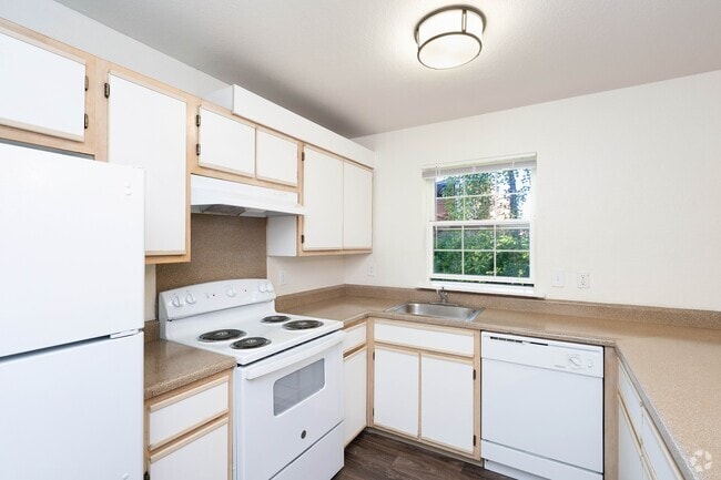 Building Photo - Bristol Woods Rental