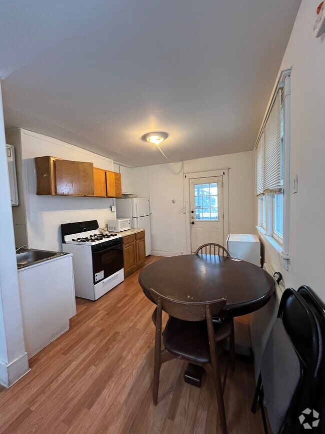 Building Photo - 6 Hamilton St Unit 2 Rental