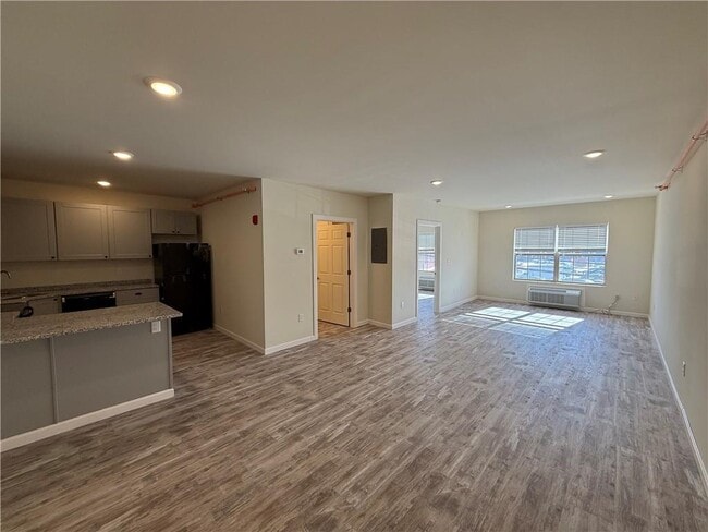 Photo - 327 Pine St Unit 2014