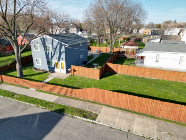 Building Photo - 116 Pulaski St Rental