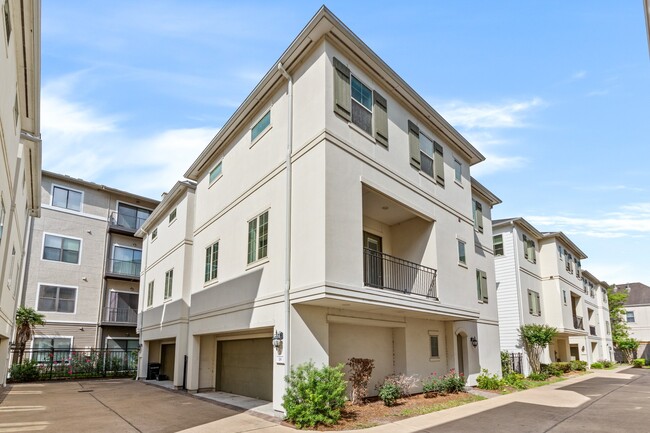 Building Photo - 18 Hermann Park Ct